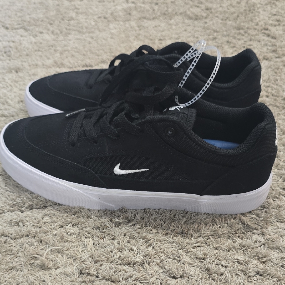 Nike SB Malor Skate Shoes Sneakers New W/O Tag